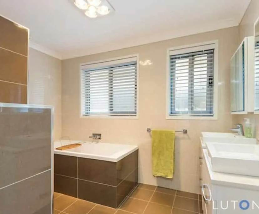 $240, Share-house, 4 bathrooms, Weston ACT 2611