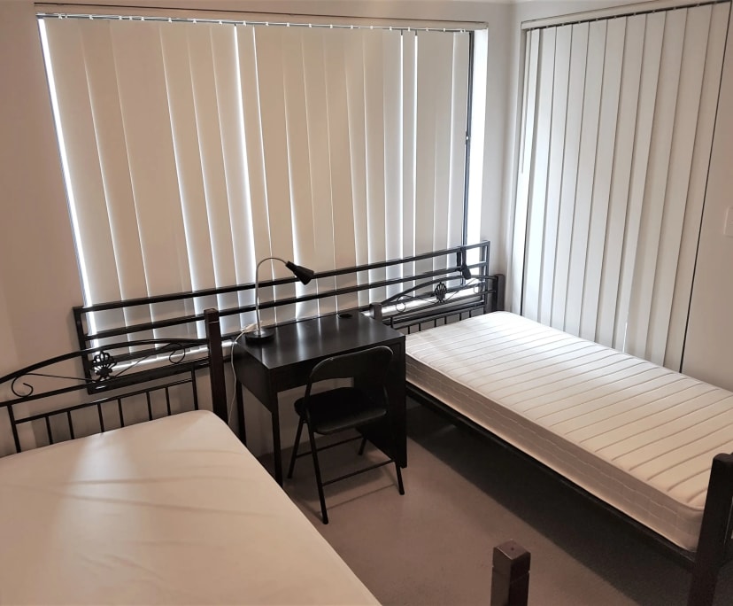 Furnished room in a flatshare