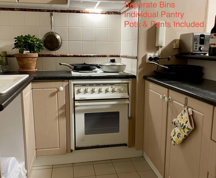 Furnished room in a share house