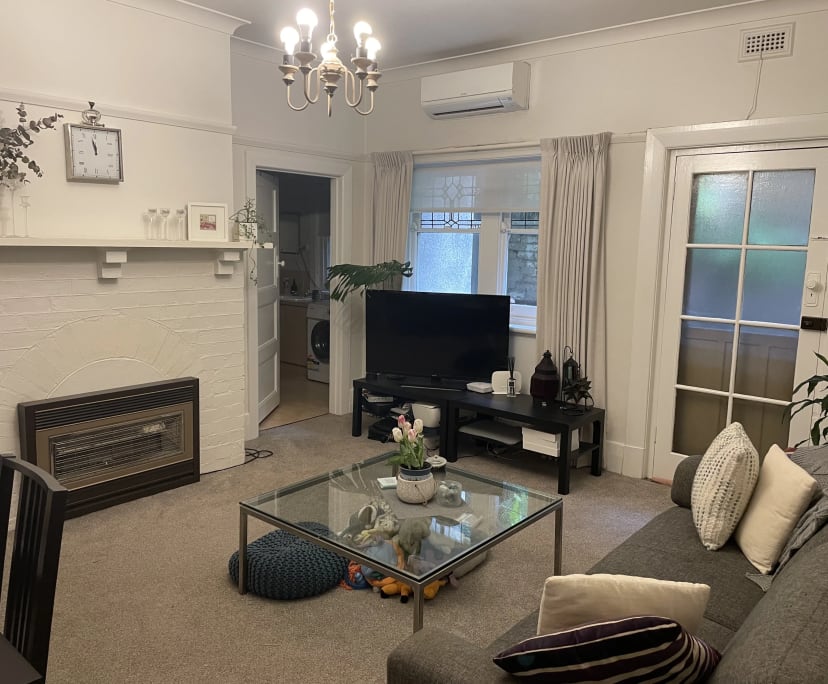 Room for Rent in South Yarra, Melbourne 330, Unfu...