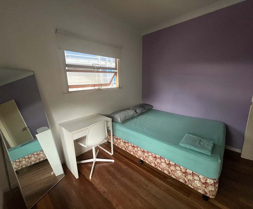 Room in a share house
