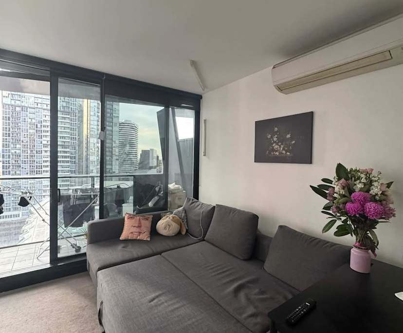 Furnished room in a flatshare