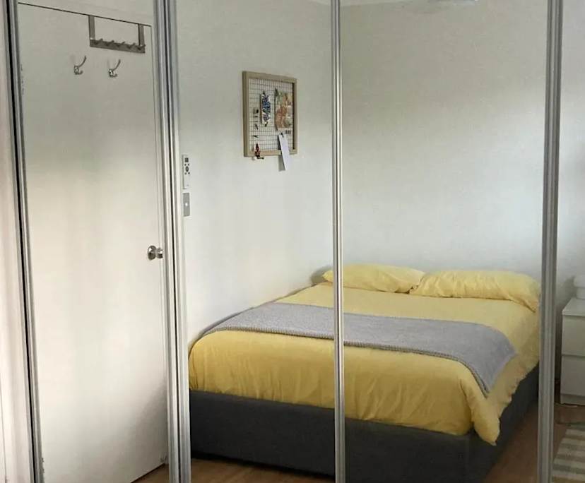 Furnished room in a flatshare
