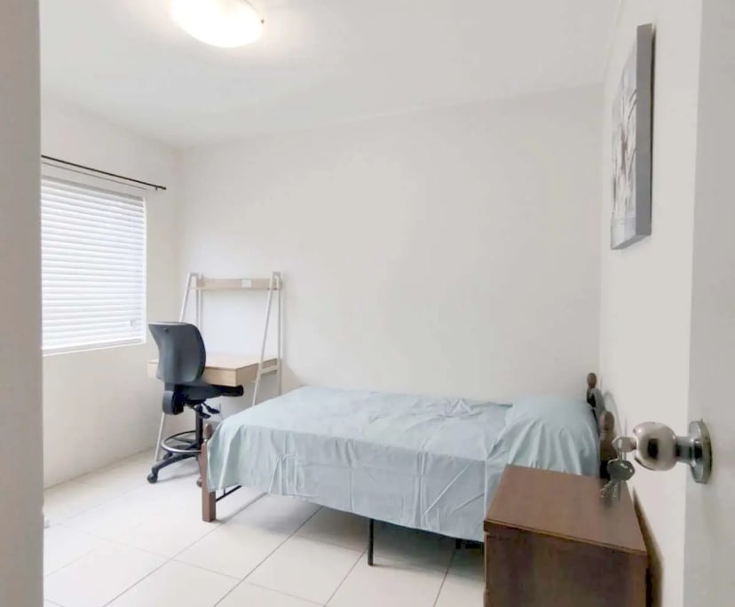 Furnished room in a flatshare