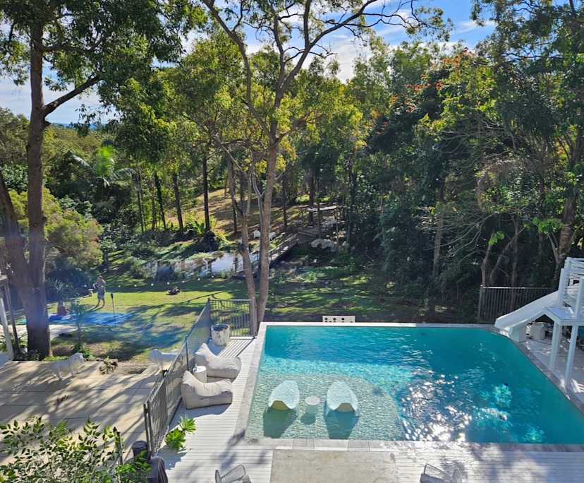 $1,100, Whole-property, 3 bathrooms, Little Mountain QLD 4551