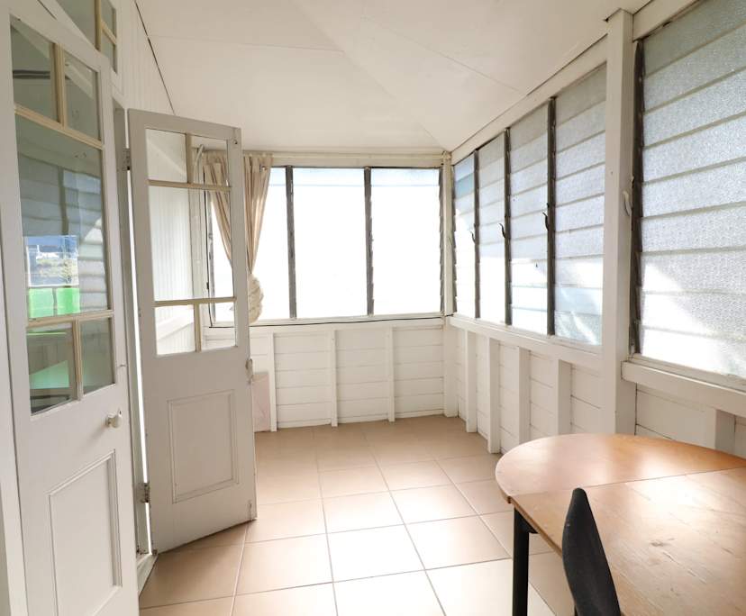 $250, Share-house, 6 bathrooms, Taringa QLD 4068