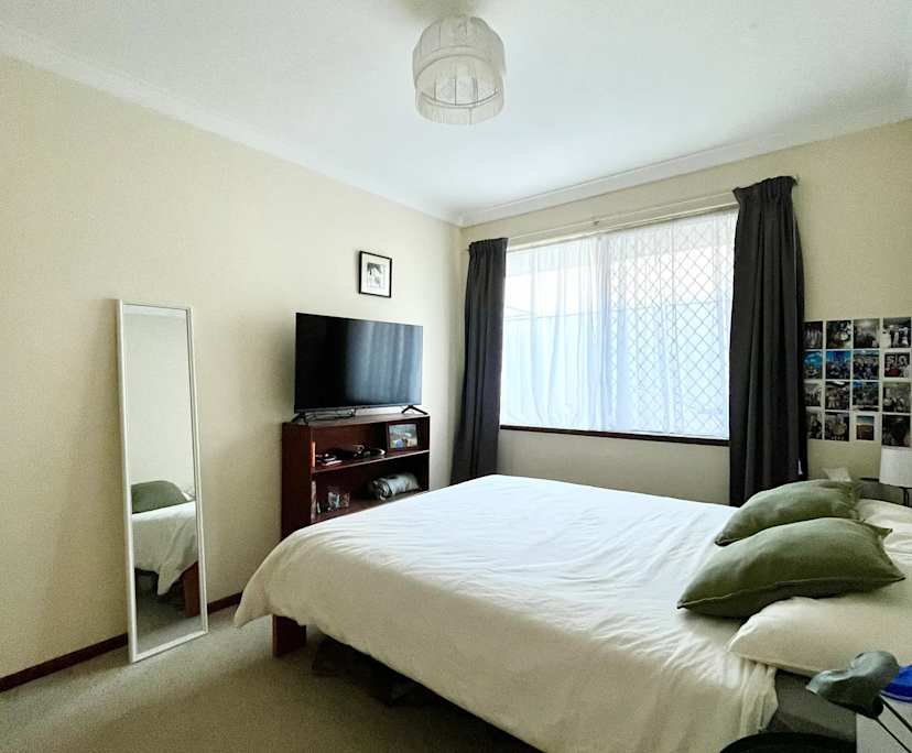 Room in a share house