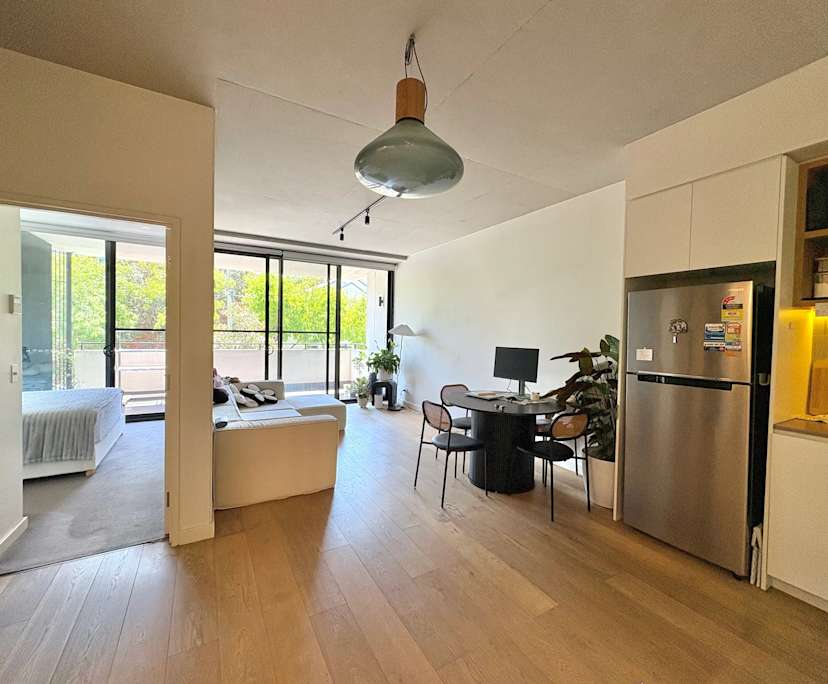 $800, 1-bed, 1 bathroom, Beaconsfield NSW 2015