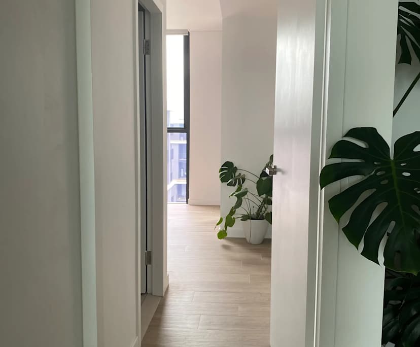 Unfurnished room with ensuite in a flatshare