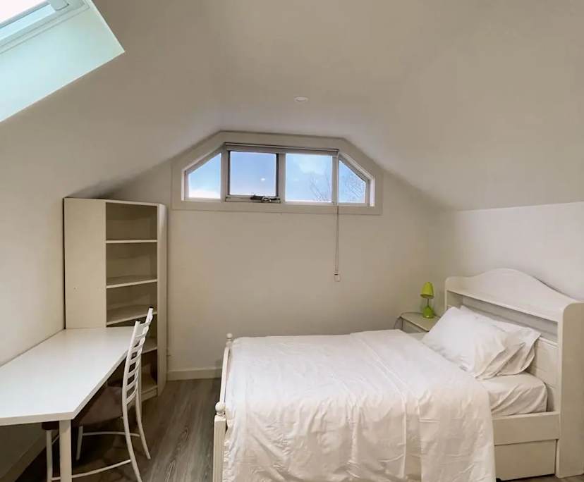 Furnished room with own bathroom