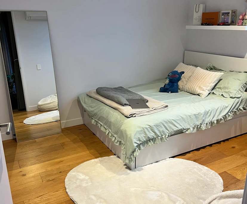 Room in a share house
