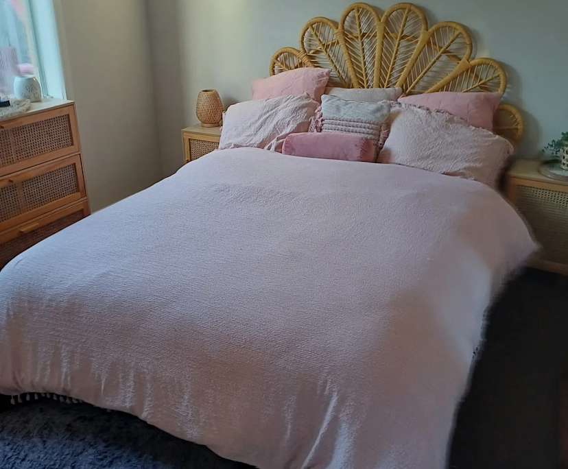 Furnished room with own bathroom