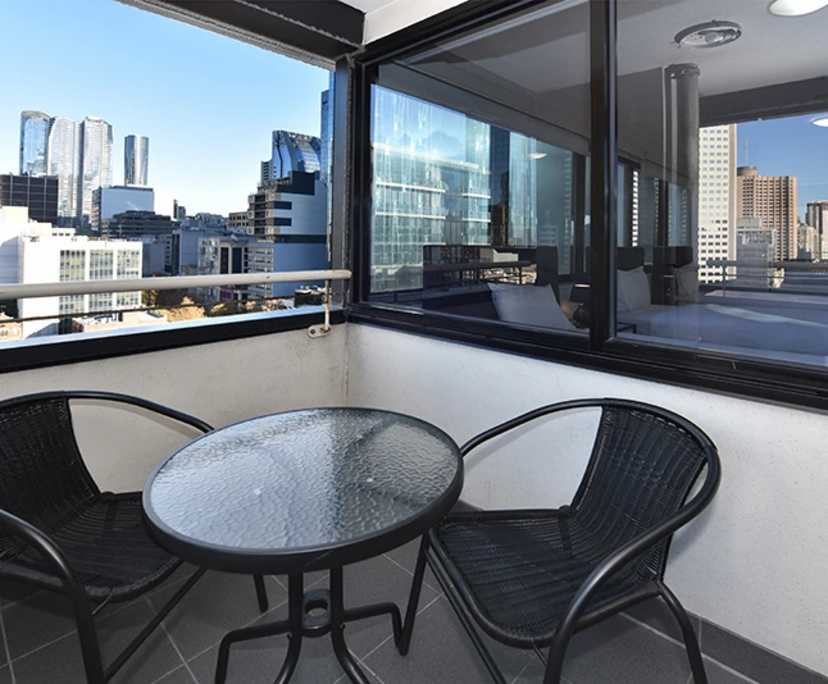 $1,075, Whole-property, 2 bathrooms, Melbourne VIC 3000