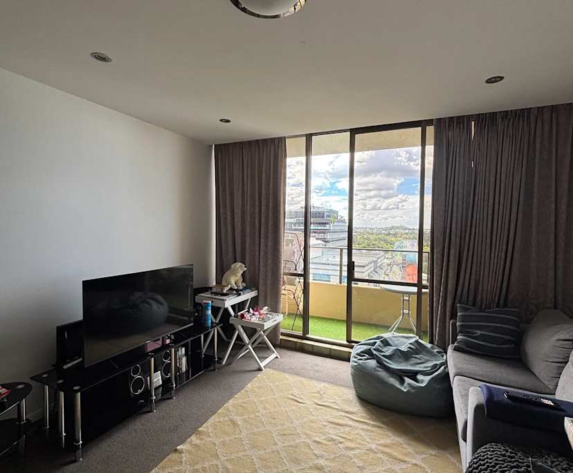 Furnished room in a flatshare