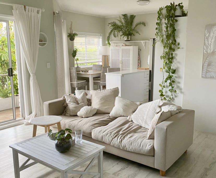 Furnished room in a flatshare