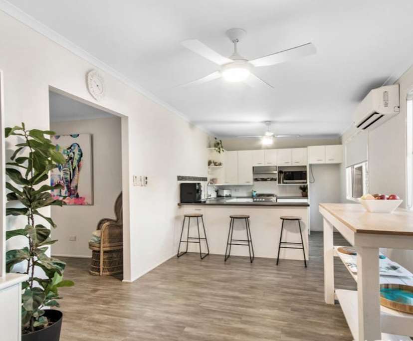 $250, Share-house, 3 bathrooms, Blackstone QLD 4304