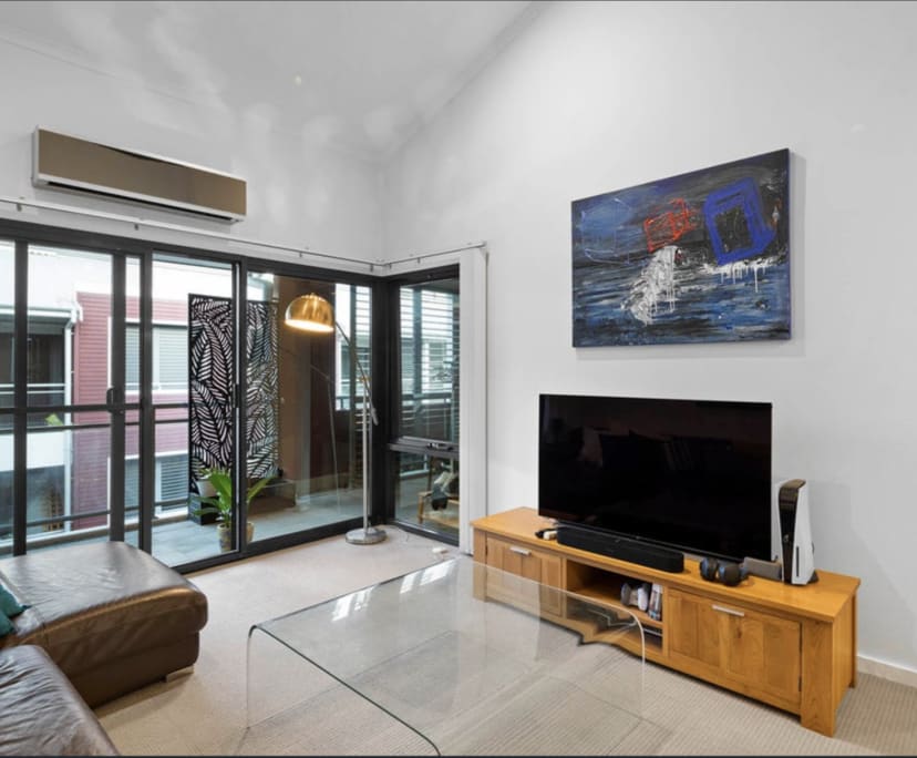 Whole property with 2 rooms for rent