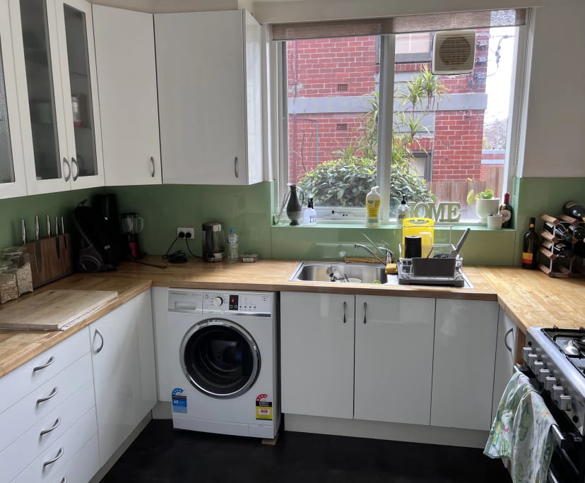 Furnished room in a flatshare