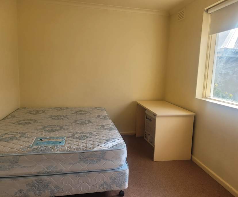 Unfurnished room in a flatshare