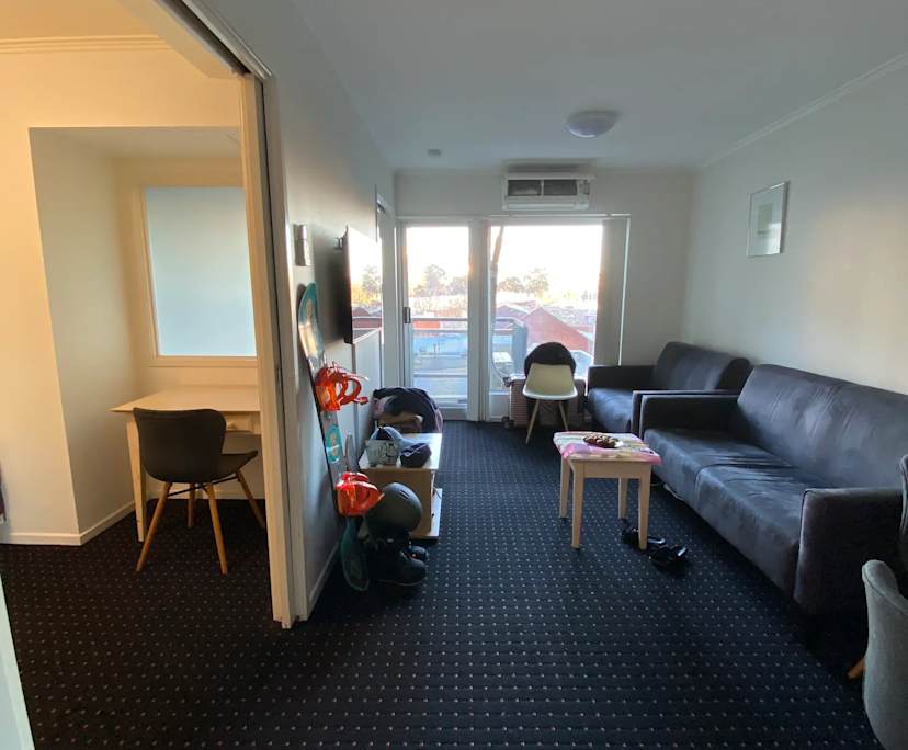 Furnished room in a flatshare