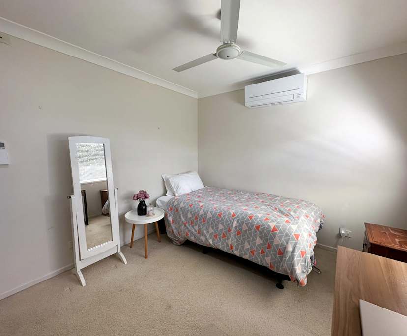 $250, Share-house, 4 bathrooms, Kearneys Spring QLD 4350