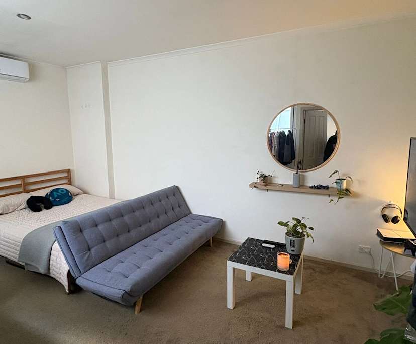 Furnished room with own bathroom