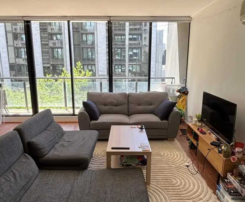 Furnished room in a flatshare