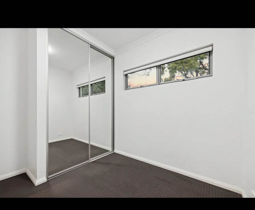 Unfurnished room with own bathroom