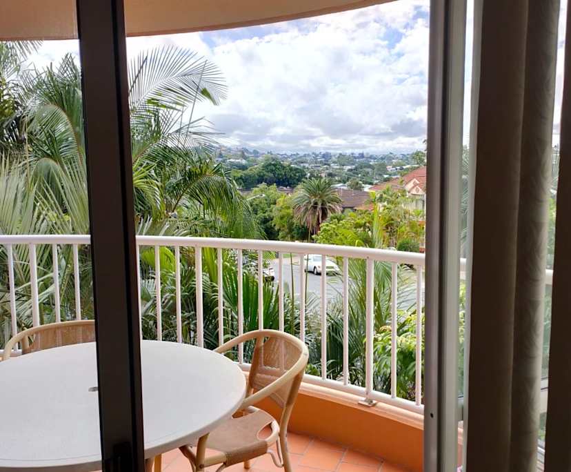 Furnished room with ensuite in a flatshare