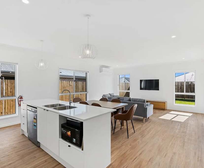 $310, Share-house, 3 bathrooms, Redbank Plains QLD 4301