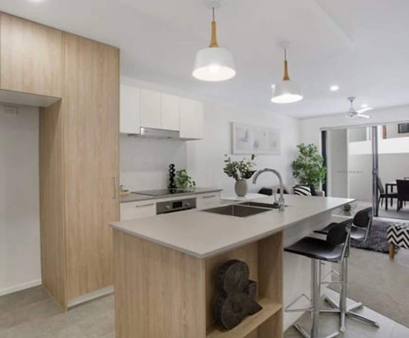 Unfurnished room with ensuite in a flatshare