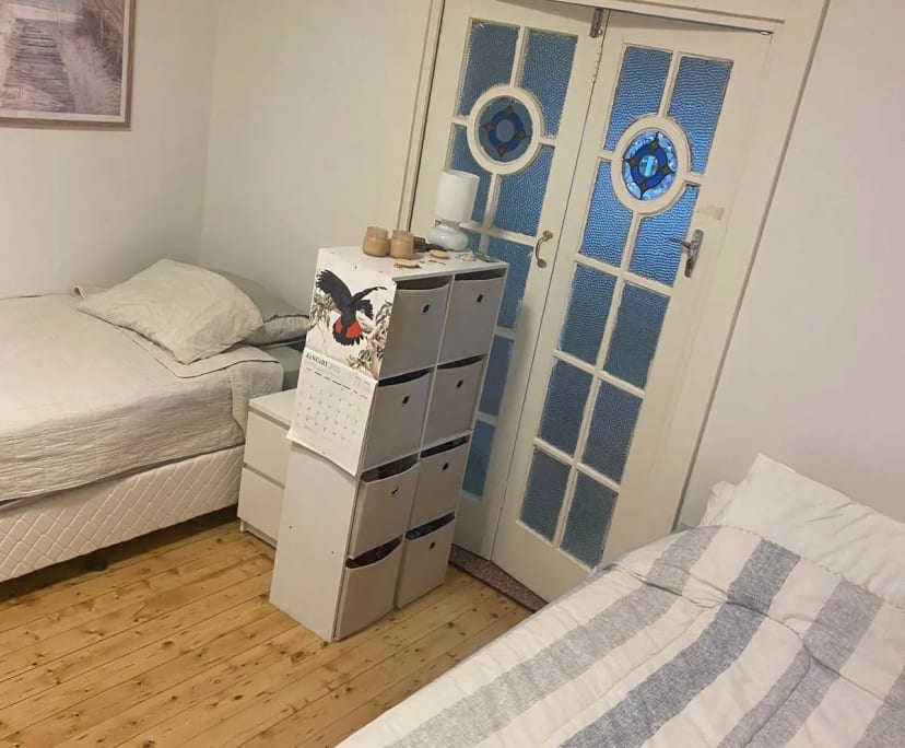 Furnished room in a flatshare