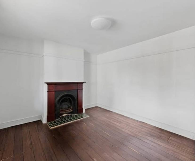 Unfurnished room in a share house