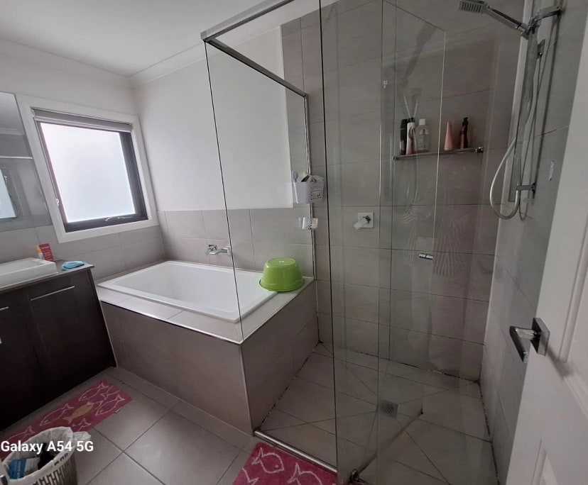 Whole property with 4 rooms for rent