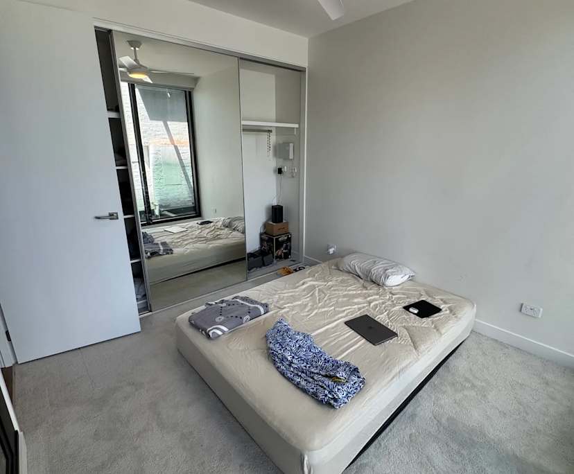 $809, Whole-property, 2 bathrooms, West Melbourne VIC 3003