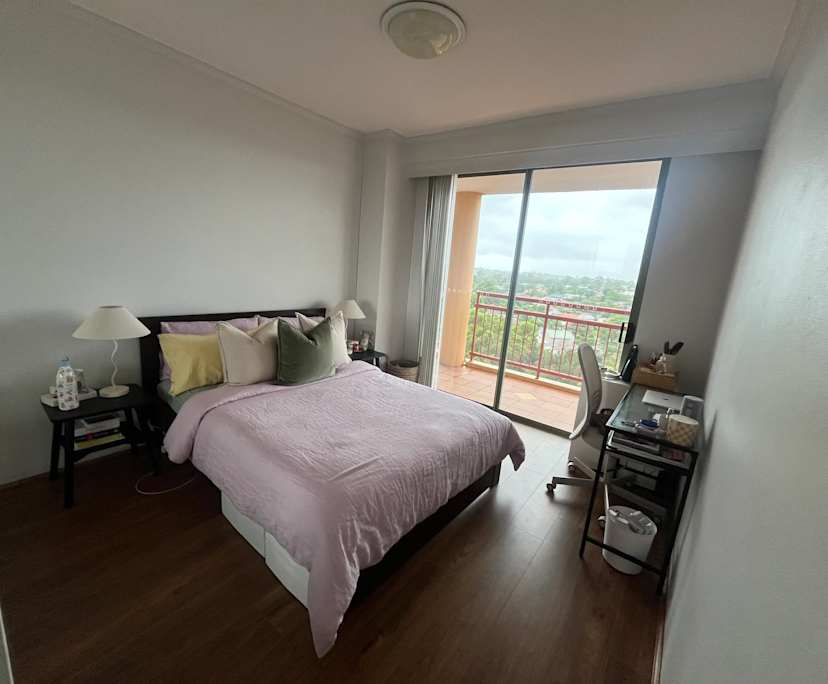 Furnished room with ensuite in a flatshare