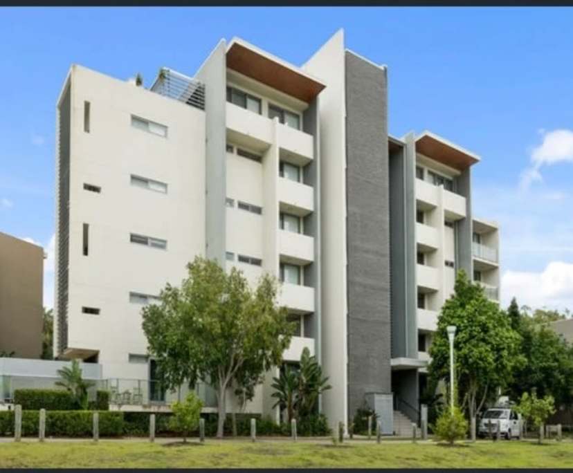 Furnished room with ensuite in a flatshare