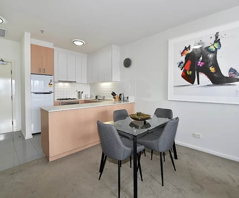 $975, Whole-property, 2 bathrooms, Melbourne VIC 3000