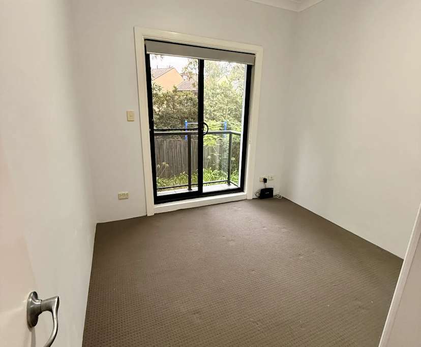 Unfurnished room with own bathroom