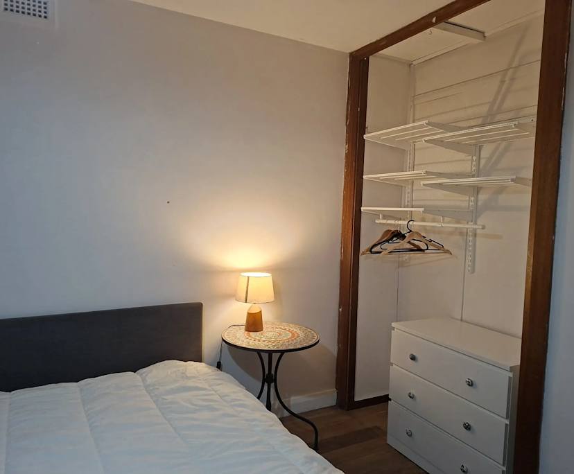 Room in a share house
