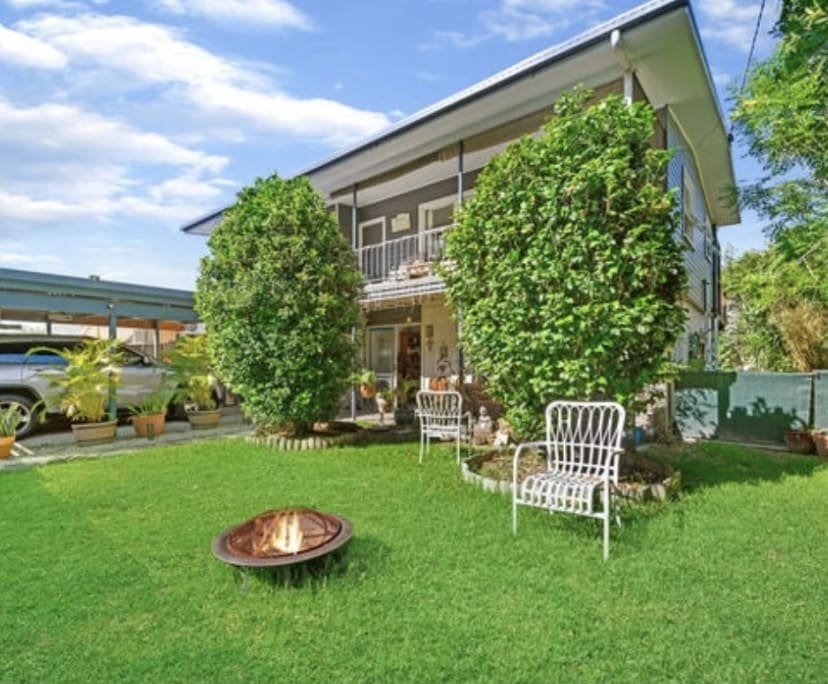 $800, Whole-property, 2 bathrooms, Palm Beach QLD 4221