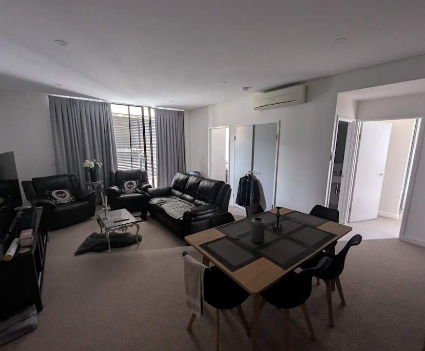 Furnished room with ensuite in a flatshare