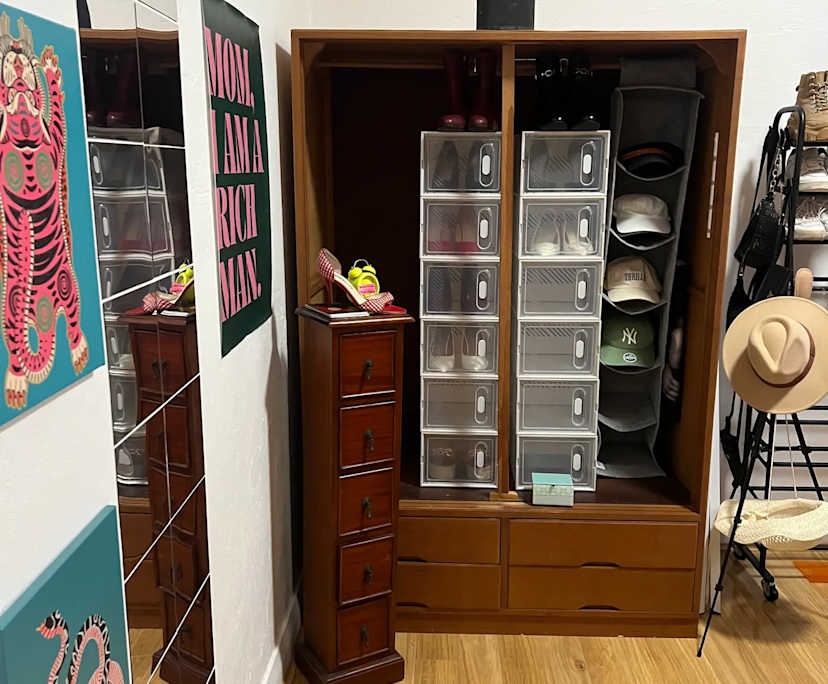 $1,300, Homestay, 2 bathrooms, Kingsgrove NSW 2208