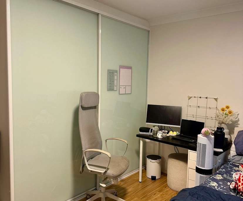 Unfurnished room with ensuite in a flatshare