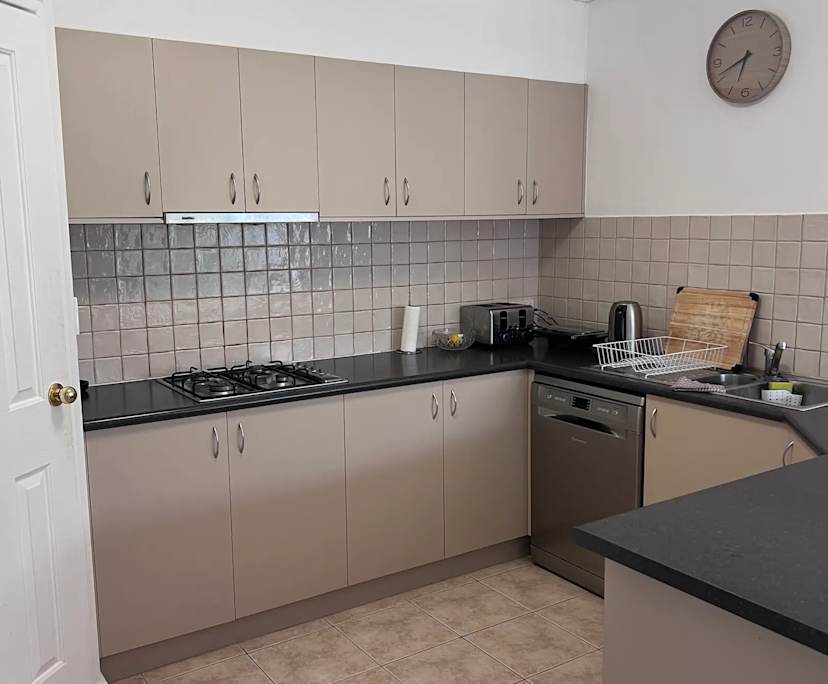 $325, Share-house, 3 bathrooms, Innaloo WA 6018