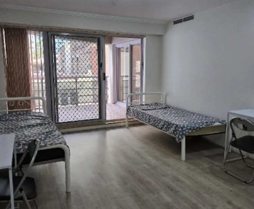 Furnished room in a flatshare