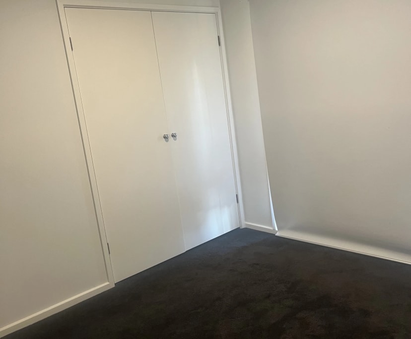Unfurnished room with own bathroom