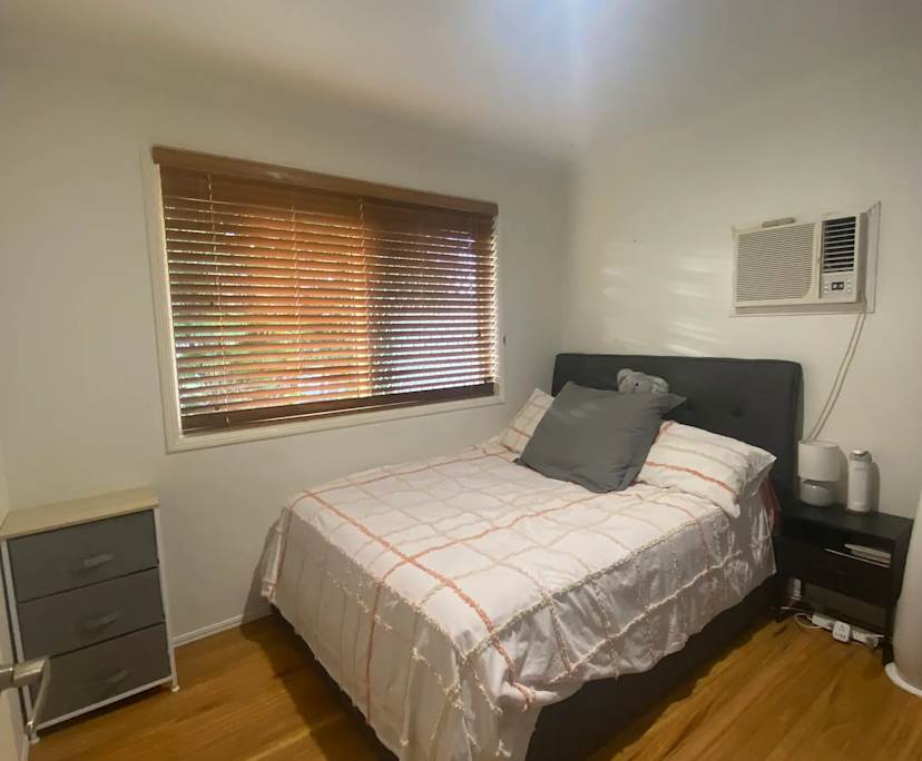 Room in a share house
