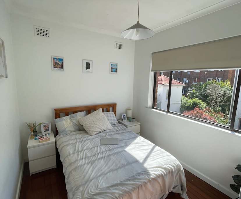 Furnished room in a flatshare