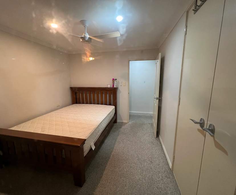 Room in a share house